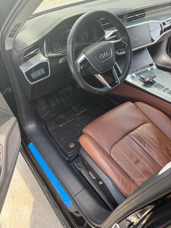 2022 Audi A6L 2.0T 224HP L4 7DCT,autocango,china used car exporter,china ev exporter,chinese used car exporter,chinese used ev exporter