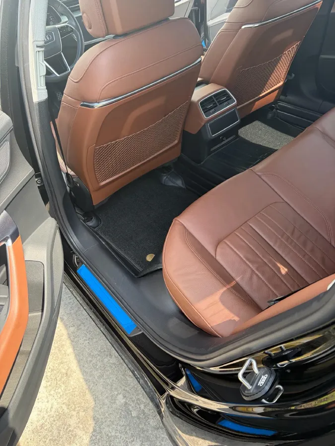 2022 Audi A6L 2.0T 224HP L4 7DCT,autocango,china used car exporter,china ev exporter,chinese used car exporter,chinese used ev exporter