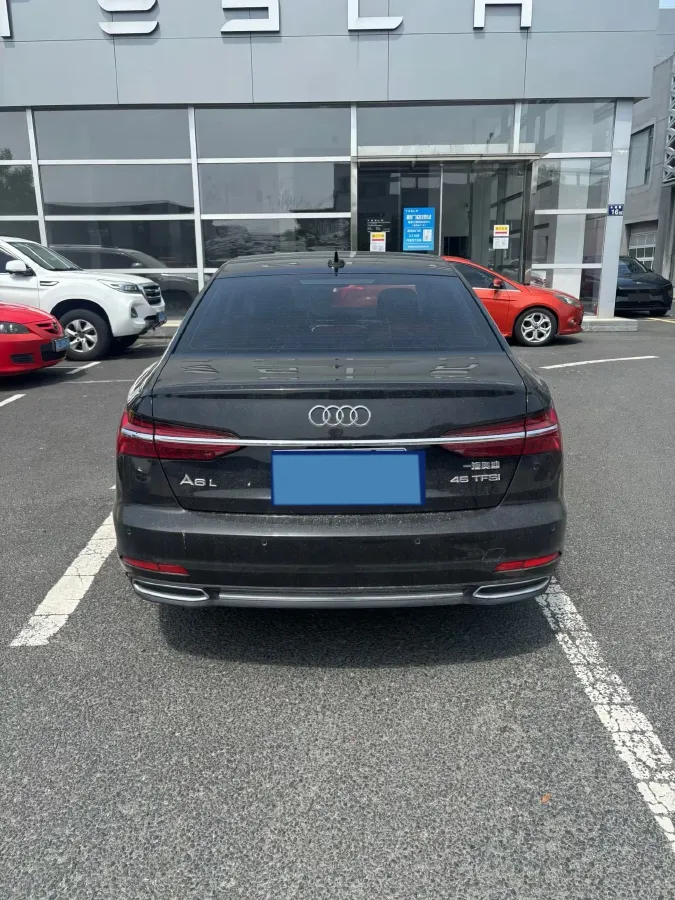 2022 Audi A6L 2.0T 224HP L4 7DCT,autocango,china used car exporter,china ev exporter,chinese used car exporter,chinese used ev exporter