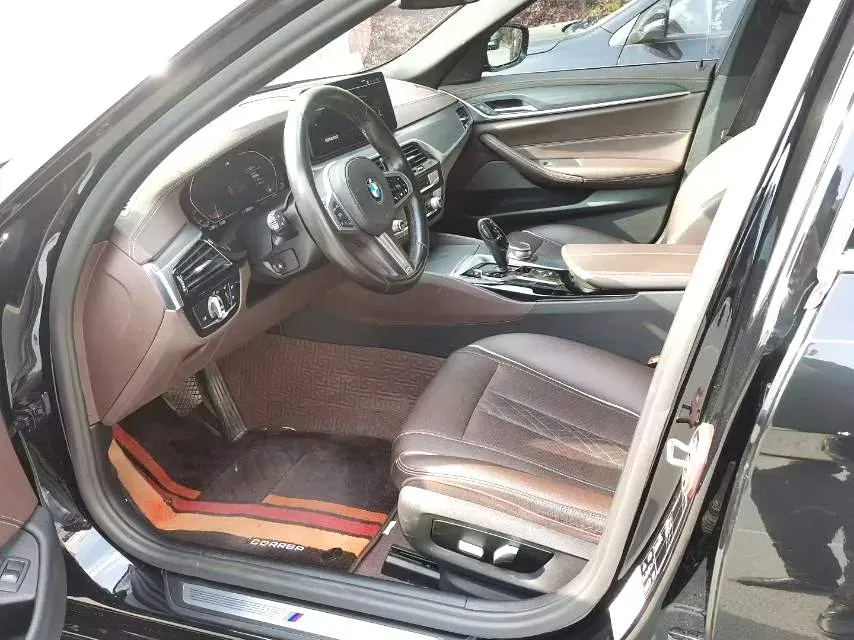 2022 BMW 5 Series 2.0T 252HP L4 8AT,autocango,china used car exporter,china ev exporter,chinese used car exporter,chinese used ev exporter