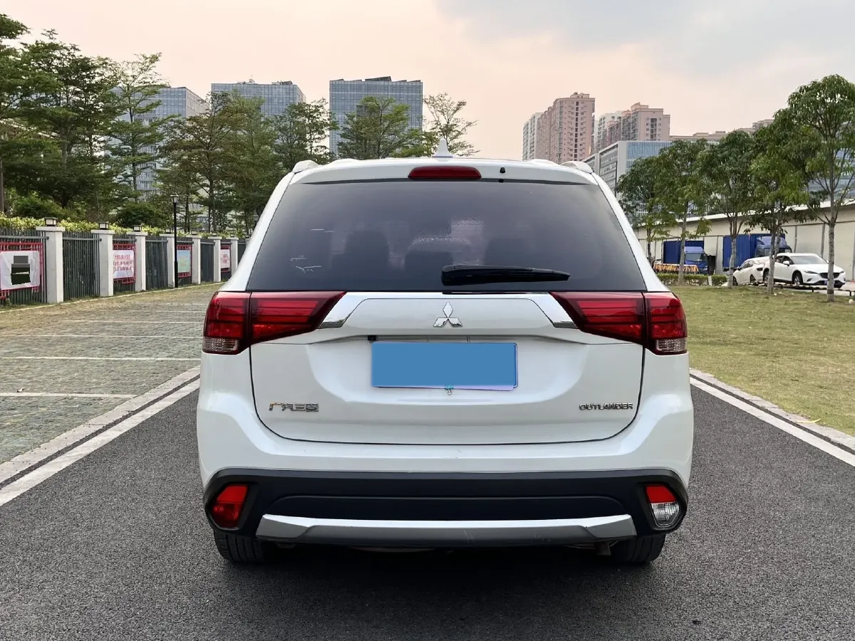 2018 Mitsubishi Outlander 2.0L 166HP L4 CVT,autocango,china used car exporter,china ev exporter,chinese used car exporter,chinese used ev exporter
