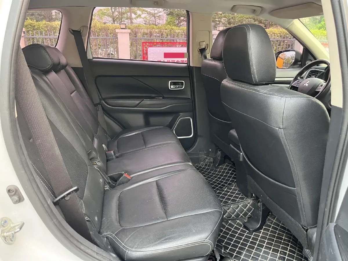 2018 Mitsubishi Outlander 2.0L 166HP L4 CVT,autocango,china used car exporter,china ev exporter,chinese used car exporter,chinese used ev exporter