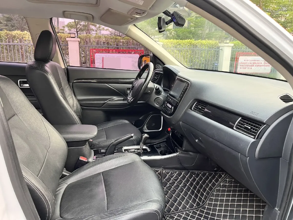 2018 Mitsubishi Outlander 2.0L 166HP L4 CVT,autocango,china used car exporter,china ev exporter,chinese used car exporter,chinese used ev exporter