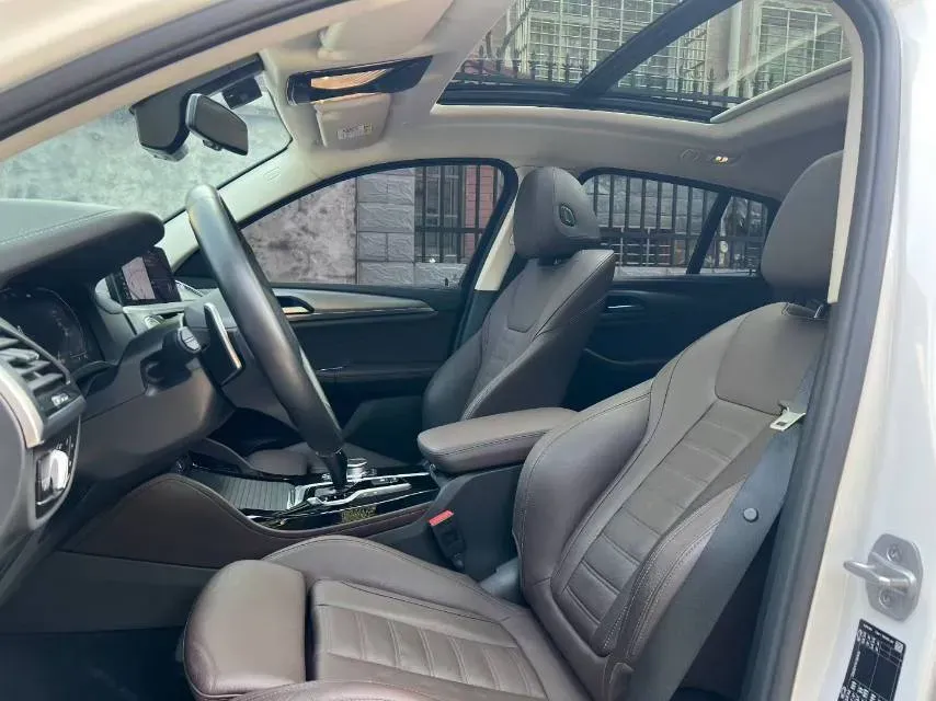 2021 BMW X4 2.0T 184HP L4 8AT,autocango,china used car exporter,china ev exporter,chinese used car exporter,chinese used ev exporter