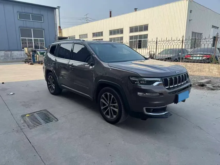 2018 Jeep Grand Commander 2.0T 265HP L4 9AT,autocango,china used car exporter,china ev exporter,chinese used car exporter,chinese used ev exporter