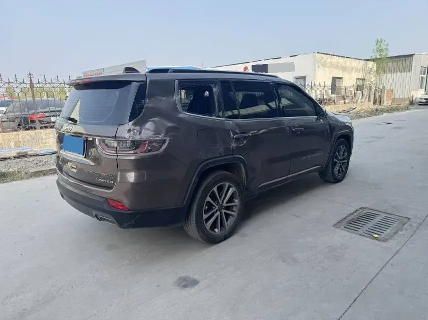 2018 Jeep Grand Commander 2.0T 265HP L4 9AT,autocango,china used car exporter,china ev exporter,chinese used car exporter,chinese used ev exporter