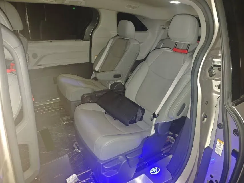 2021 Toyota Sienna 2.5L 192HP L4 E-CVT Hybrid,autocango,china used car exporter,china ev exporter,chinese used car exporter,chinese used ev exporter