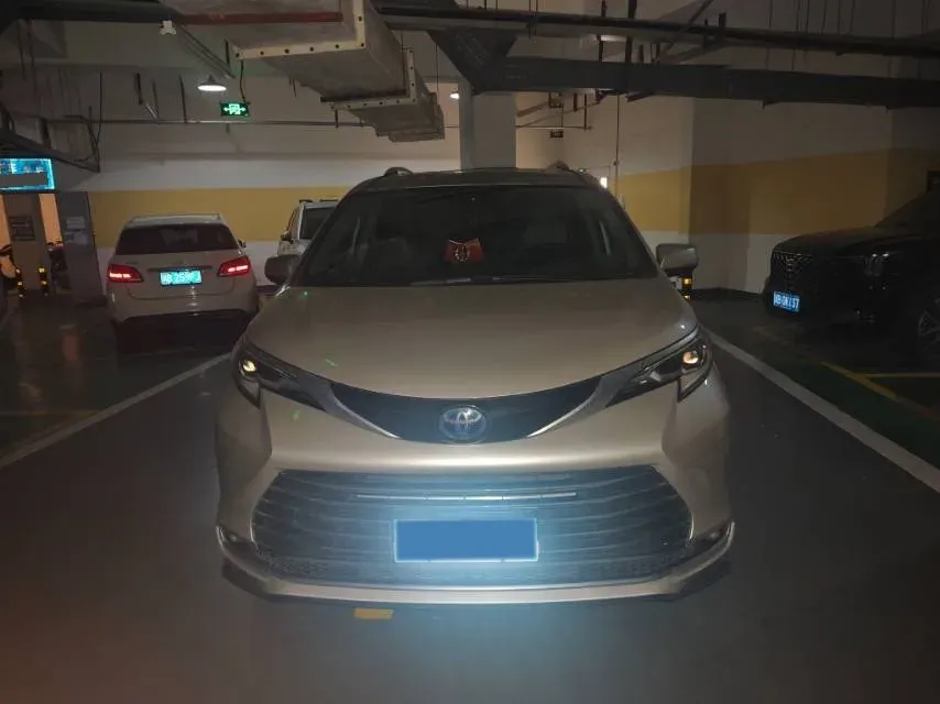 2021 Toyota Sienna 2.5L 192HP L4 E-CVT Hybrid,autocango,china used car exporter,china ev exporter,chinese used car exporter,chinese used ev exporter