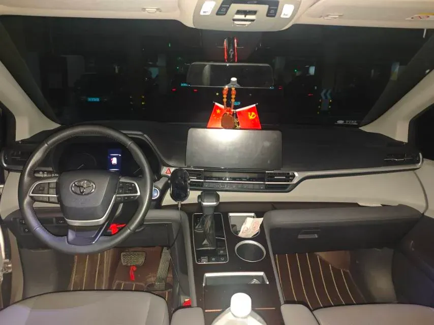 2021 Toyota Sienna 2.5L 192HP L4 E-CVT Hybrid,autocango,china used car exporter,china ev exporter,chinese used car exporter,chinese used ev exporter