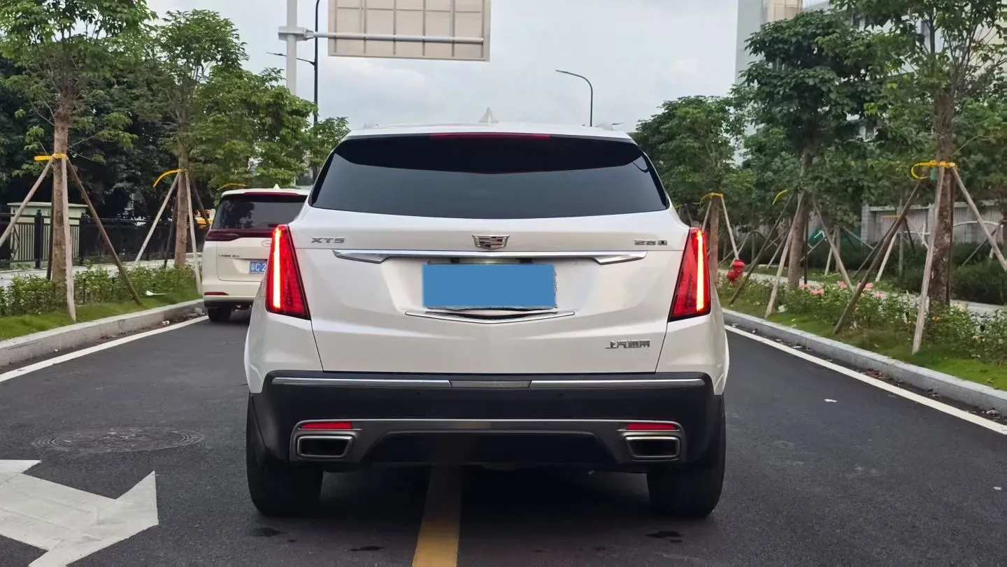 2021 Cadillac XT5 2.0T 237HP L4 9AT,autocango,china used car exporter,china ev exporter,chinese used car exporter,chinese used ev exporter