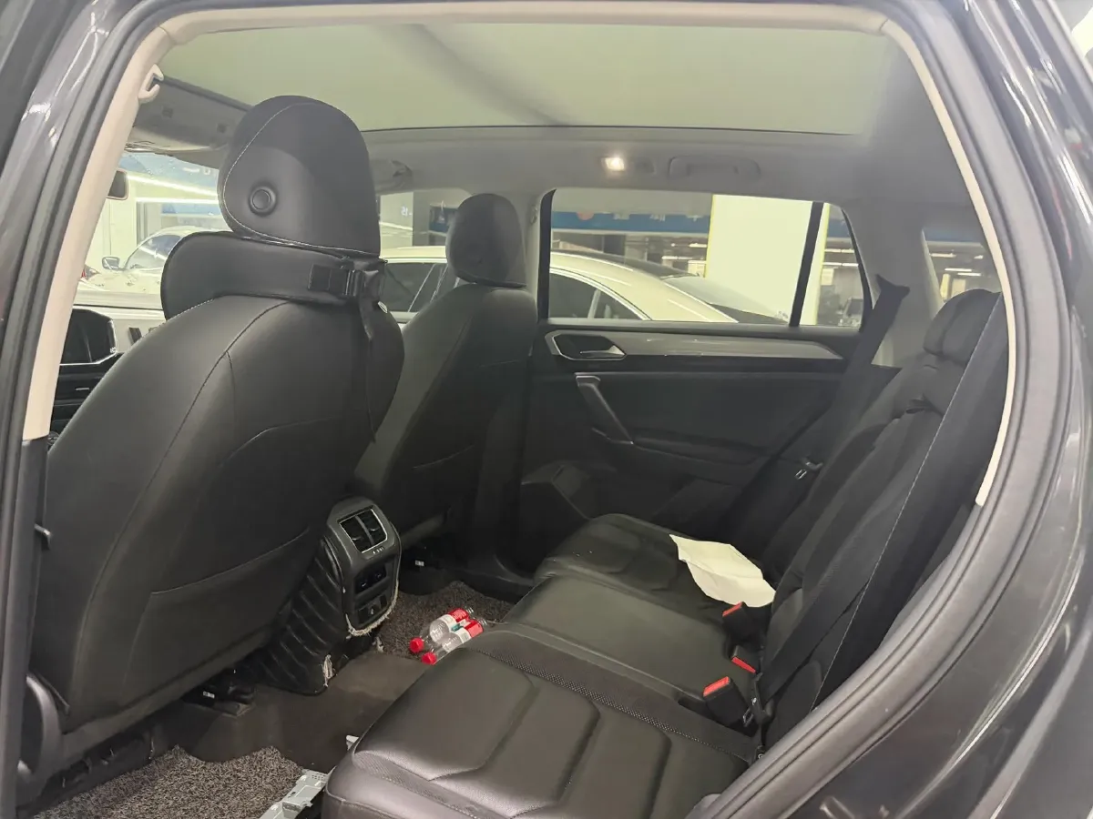 2019 Jeep Cherokee 2.0T 234HP L4 9AT,autocango,china used car exporter,china ev exporter,chinese used car exporter,chinese used ev exporter