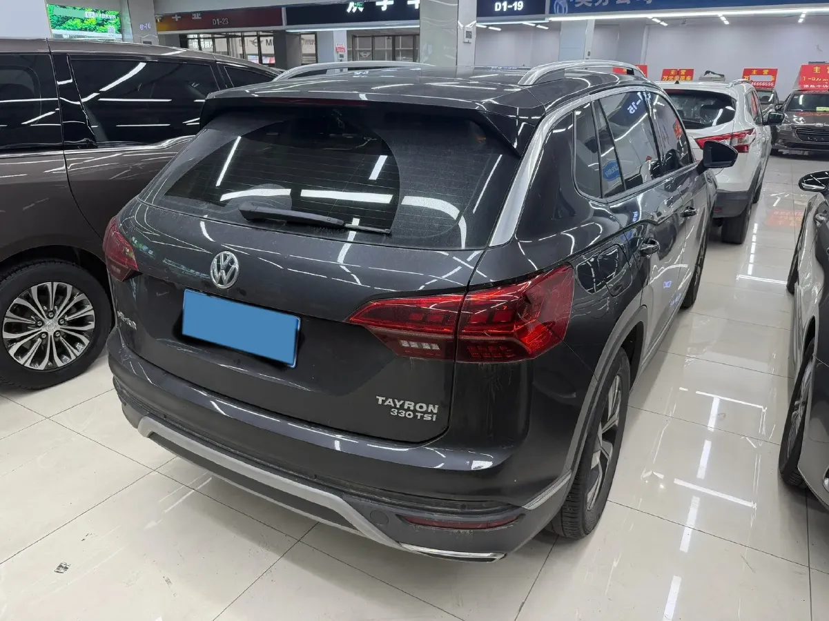 2019 Jeep Cherokee 2.0T 234HP L4 9AT,autocango,china used car exporter,china ev exporter,chinese used car exporter,chinese used ev exporter