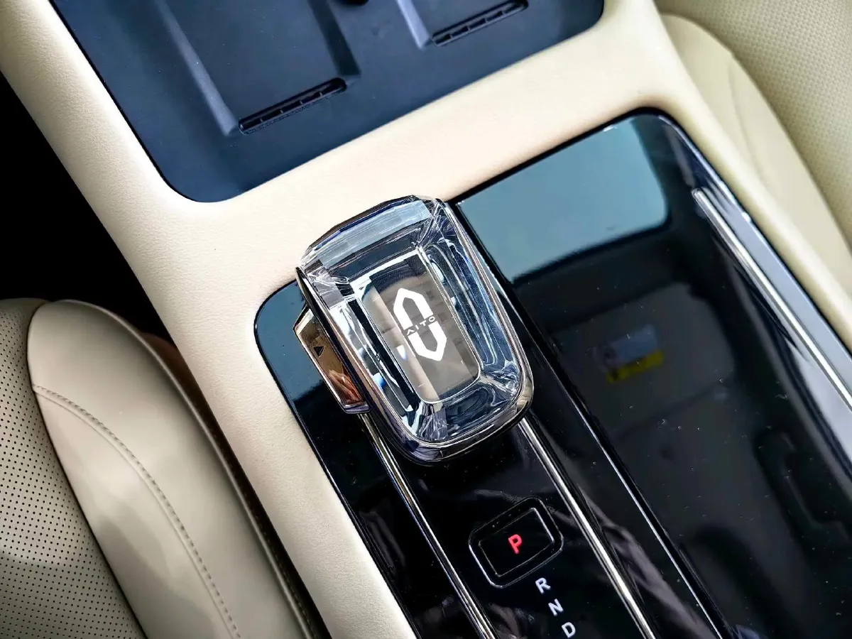 2024 AITO AITO M7 1.5T 152HP L4 REEV 40KWH,autocango,china used car exporter,china ev exporter,chinese used car exporter,chinese used ev exporter