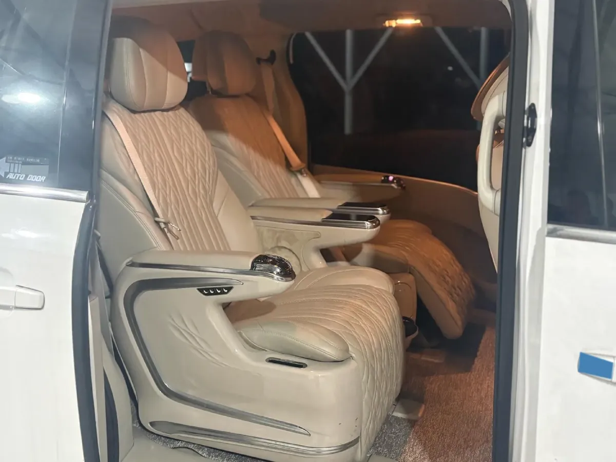 2021 Buick GL8 2.0T 237HP L4 9AT,autocango,china used car exporter,china ev exporter,chinese used car exporter,chinese used ev exporter