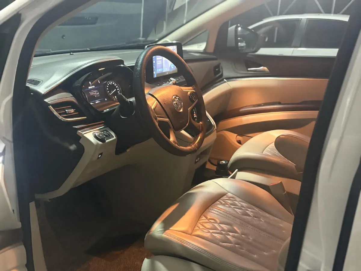 2021 Buick GL8 2.0T 237HP L4 9AT,autocango,china used car exporter,china ev exporter,chinese used car exporter,chinese used ev exporter