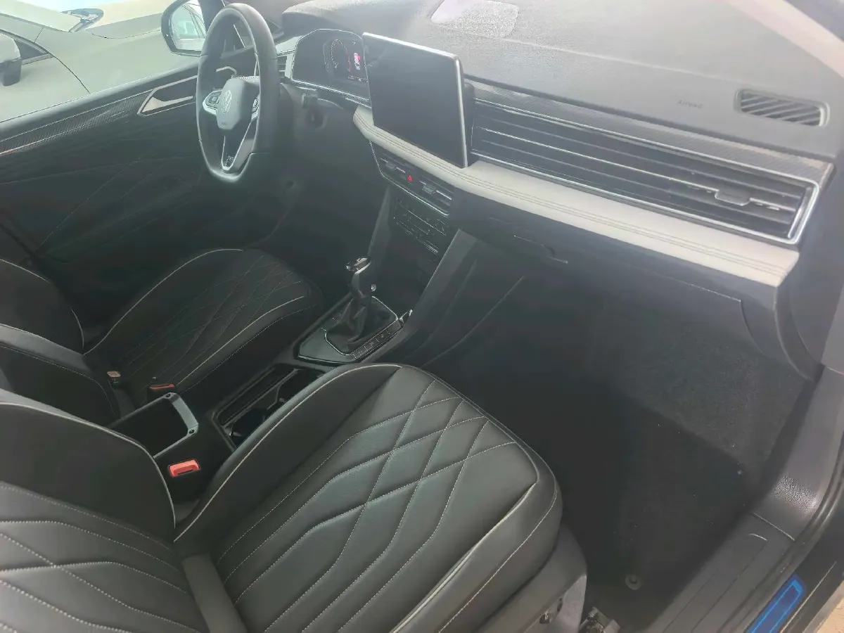 2024 Volkswagen Tiguan L 2.0T 186HP L4 7DCT,autocango,china used car exporter,china ev exporter,chinese used car exporter,chinese used ev exporter