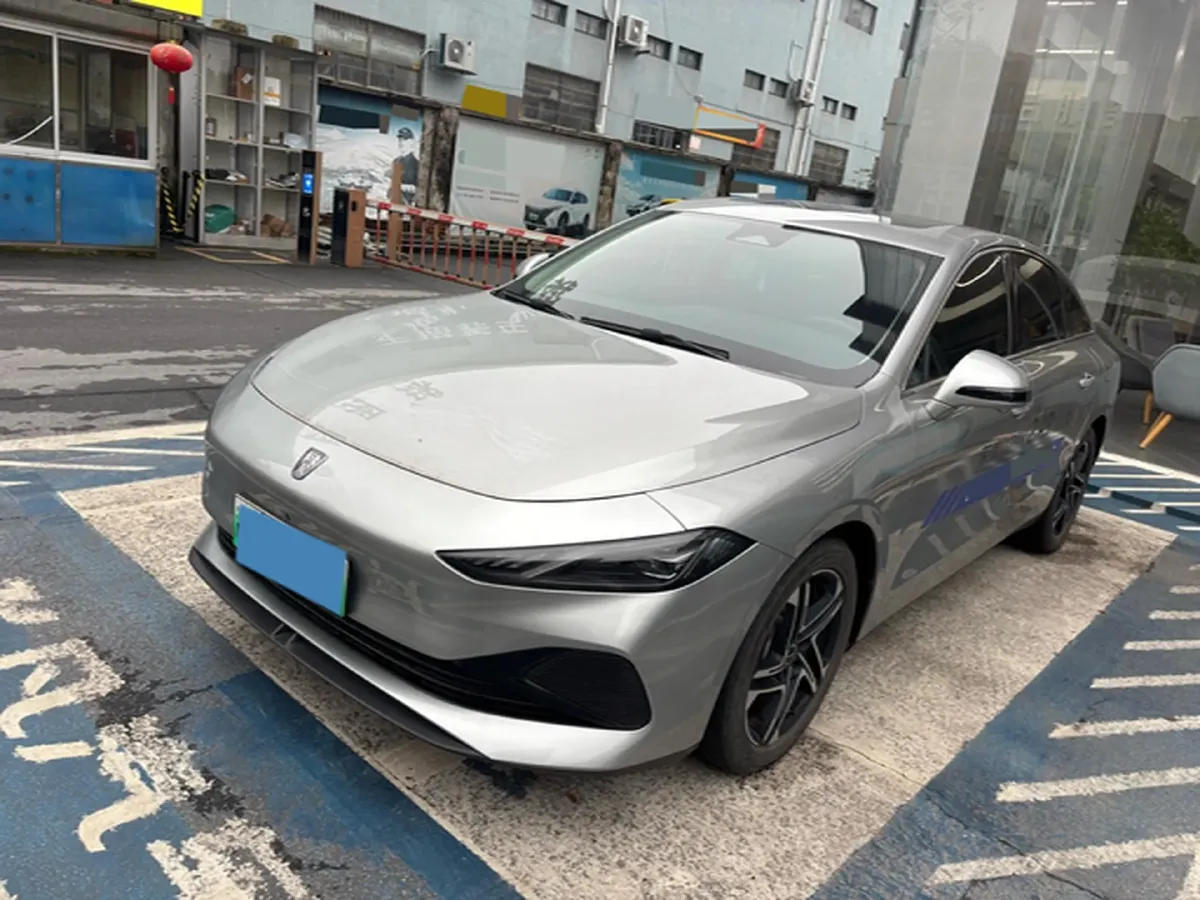 2023 Roewe D7 1.5L 112HP L4 1DHT PHEV 21.4KWH,autocango,china used car exporter,china ev exporter,chinese used car exporter,chinese used ev exporter