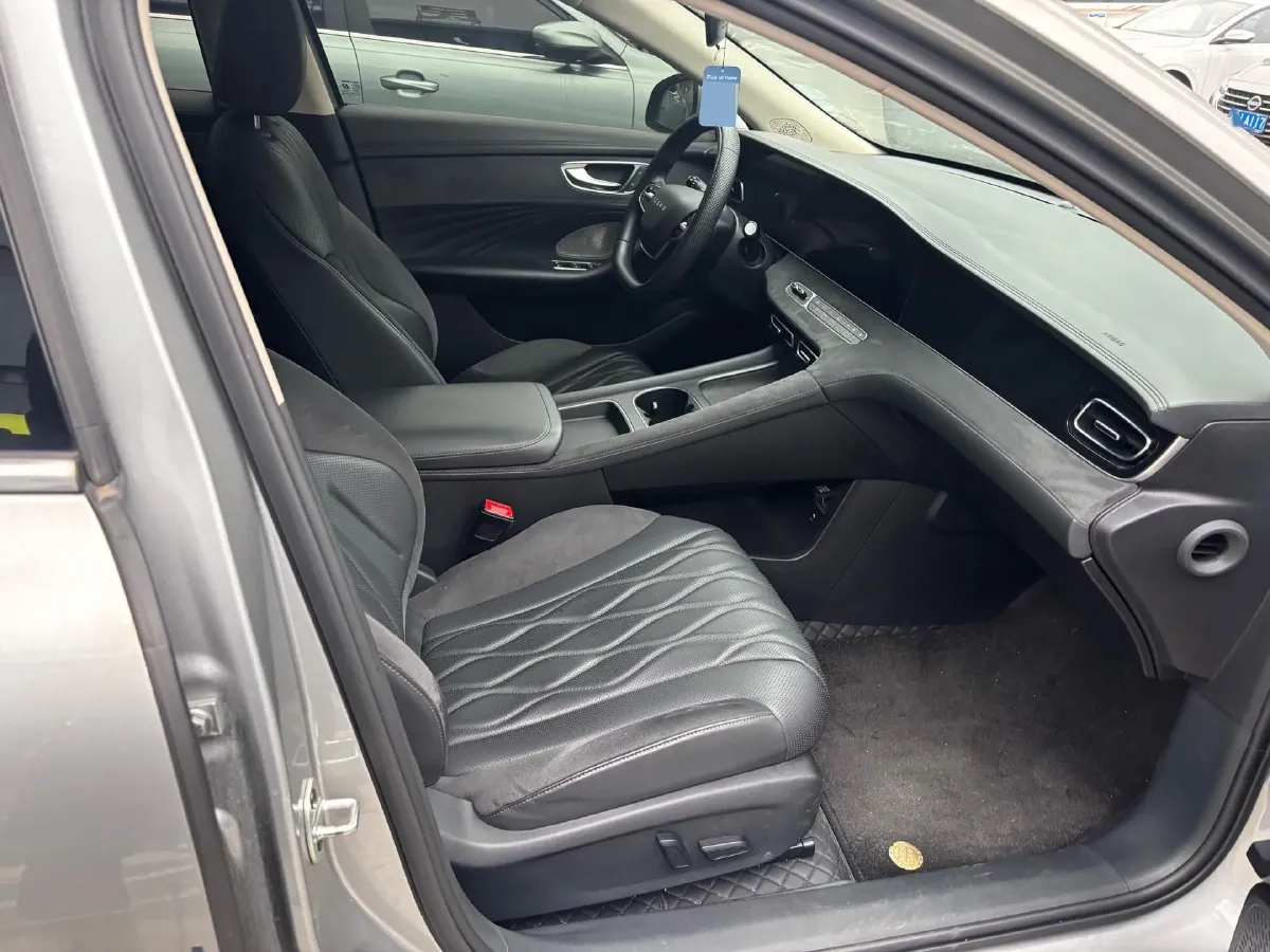 2023 Roewe D7 1.5L 112HP L4 1DHT PHEV 21.4KWH,autocango,china used car exporter,china ev exporter,chinese used car exporter,chinese used ev exporter