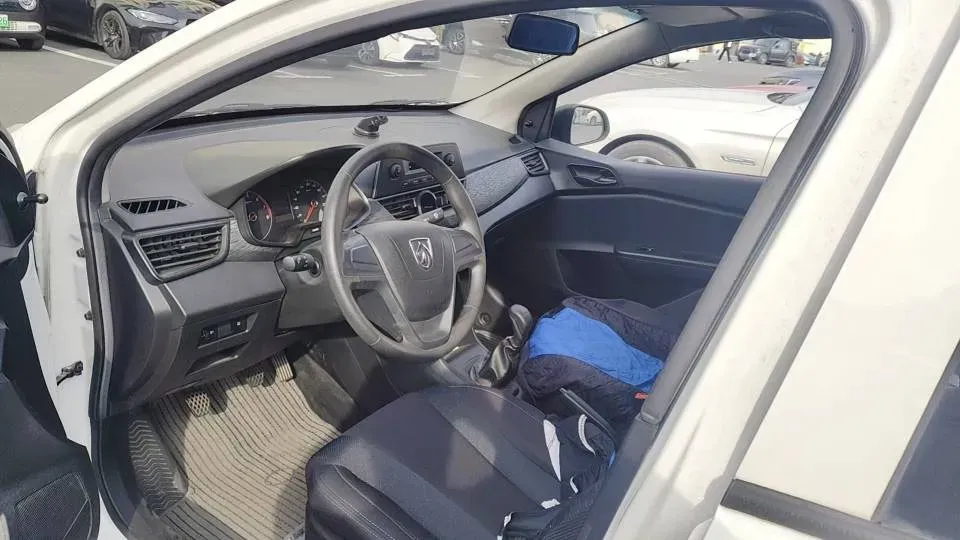 2017 BaoJun 310W 1.2L 82HP L4 6MT,autocango,china used car exporter,china ev exporter,chinese used car exporter,chinese used ev exporter