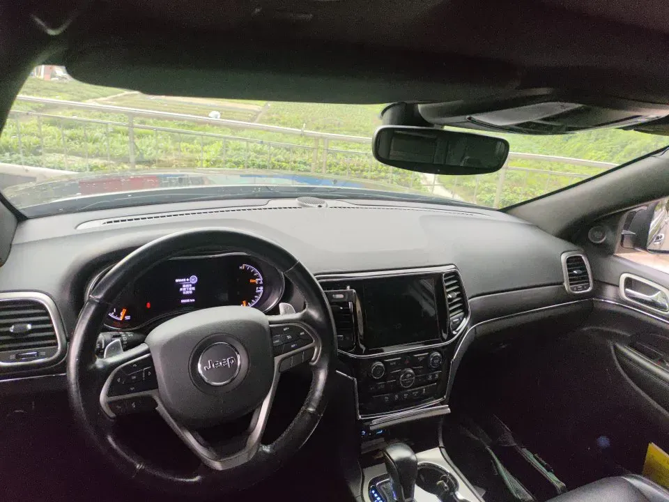 2020 Jeep Grand Cherokee 3.0L 234HP V6 8AT,autocango,china used car exporter,china ev exporter,chinese used car exporter,chinese used ev exporter