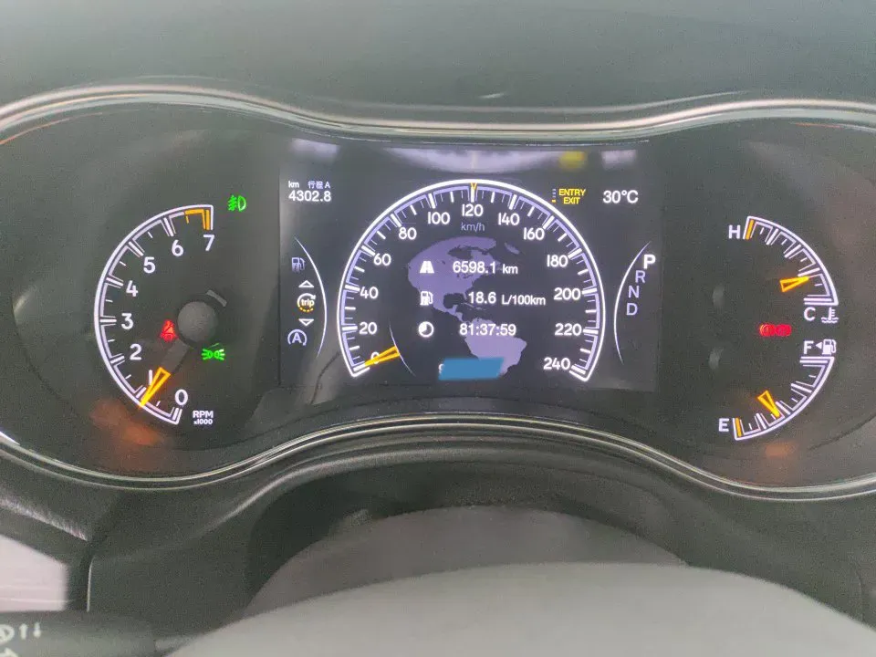 2020 Jeep Grand Cherokee 3.0L 234HP V6 8AT,autocango,china used car exporter,china ev exporter,chinese used car exporter,chinese used ev exporter