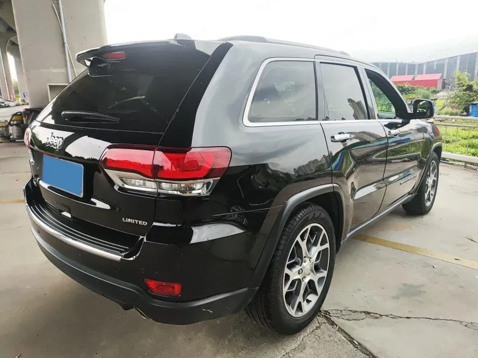 2020 Jeep Grand Cherokee 3.0L 234HP V6 8AT,autocango,china used car exporter,china ev exporter,chinese used car exporter,chinese used ev exporter