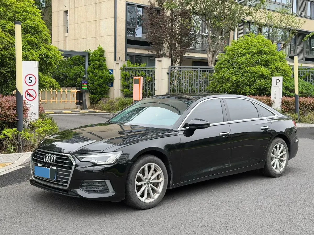 2021 Audi A6L 2.0T 190HP L4 7DCT,autocango,china used car exporter,china ev exporter,chinese used car exporter,chinese used ev exporter