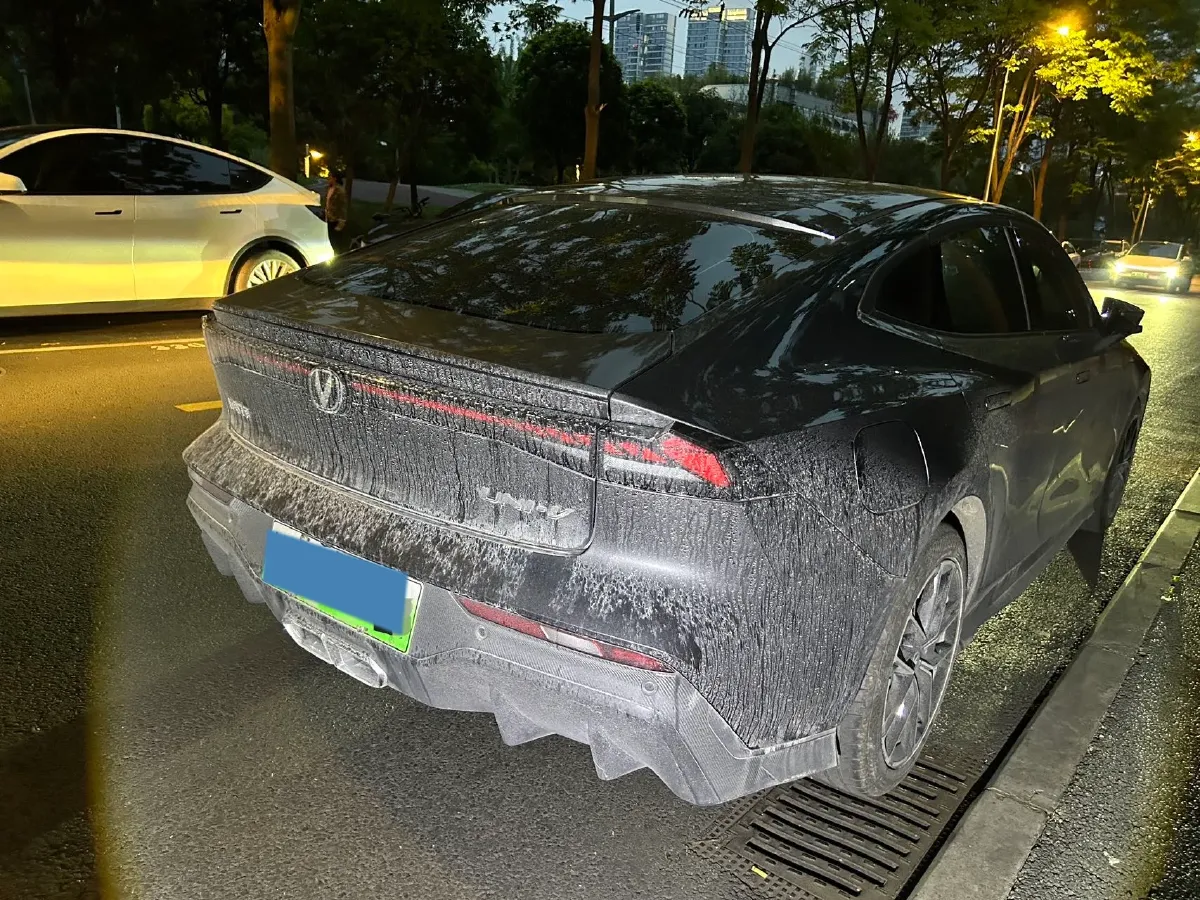 2024 ChangAn UNI-V iDD 1.5L 110HP L4 E-CVT PHEV 18.99KWH,autocango,china used car exporter,china ev exporter,chinese used car exporter,chinese used ev exporter