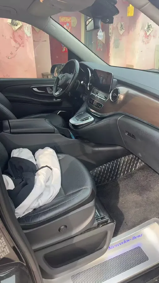 2020 Mercedes-Benz V Class 2.0T 211HP L4 9AT,autocango,china used car exporter,china ev exporter,chinese used car exporter,chinese used ev exporter