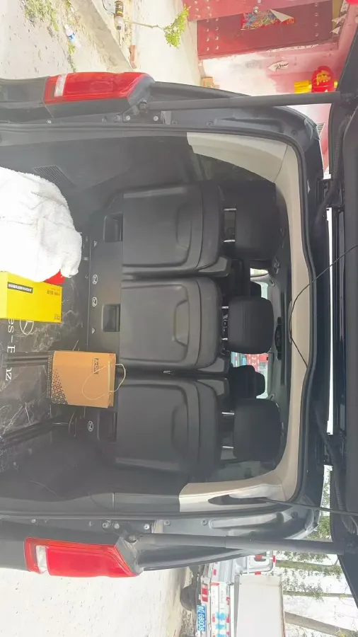 2020 Mercedes-Benz V Class 2.0T 211HP L4 9AT,autocango,china used car exporter,china ev exporter,chinese used car exporter,chinese used ev exporter