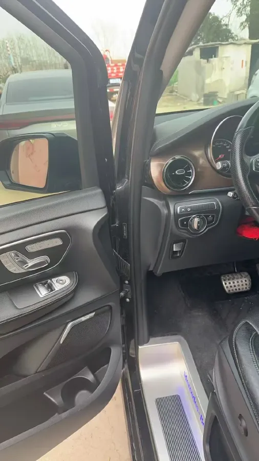 2020 Mercedes-Benz V Class 2.0T 211HP L4 9AT,autocango,china used car exporter,china ev exporter,chinese used car exporter,chinese used ev exporter