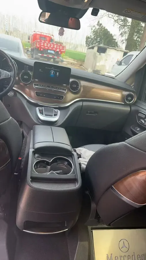 2020 Mercedes-Benz V Class 2.0T 211HP L4 9AT,autocango,china used car exporter,china ev exporter,chinese used car exporter,chinese used ev exporter