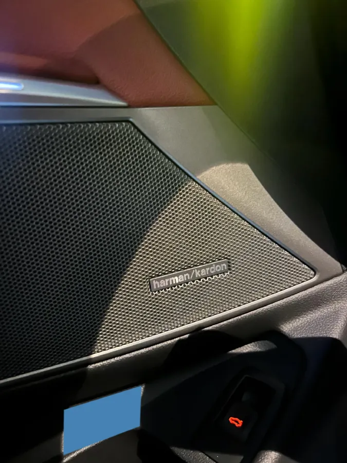 2023 BMW 3 Series 2.0T 245HP L4 8AT,autocango,china used car exporter,china ev exporter,chinese used car exporter,chinese used ev exporter