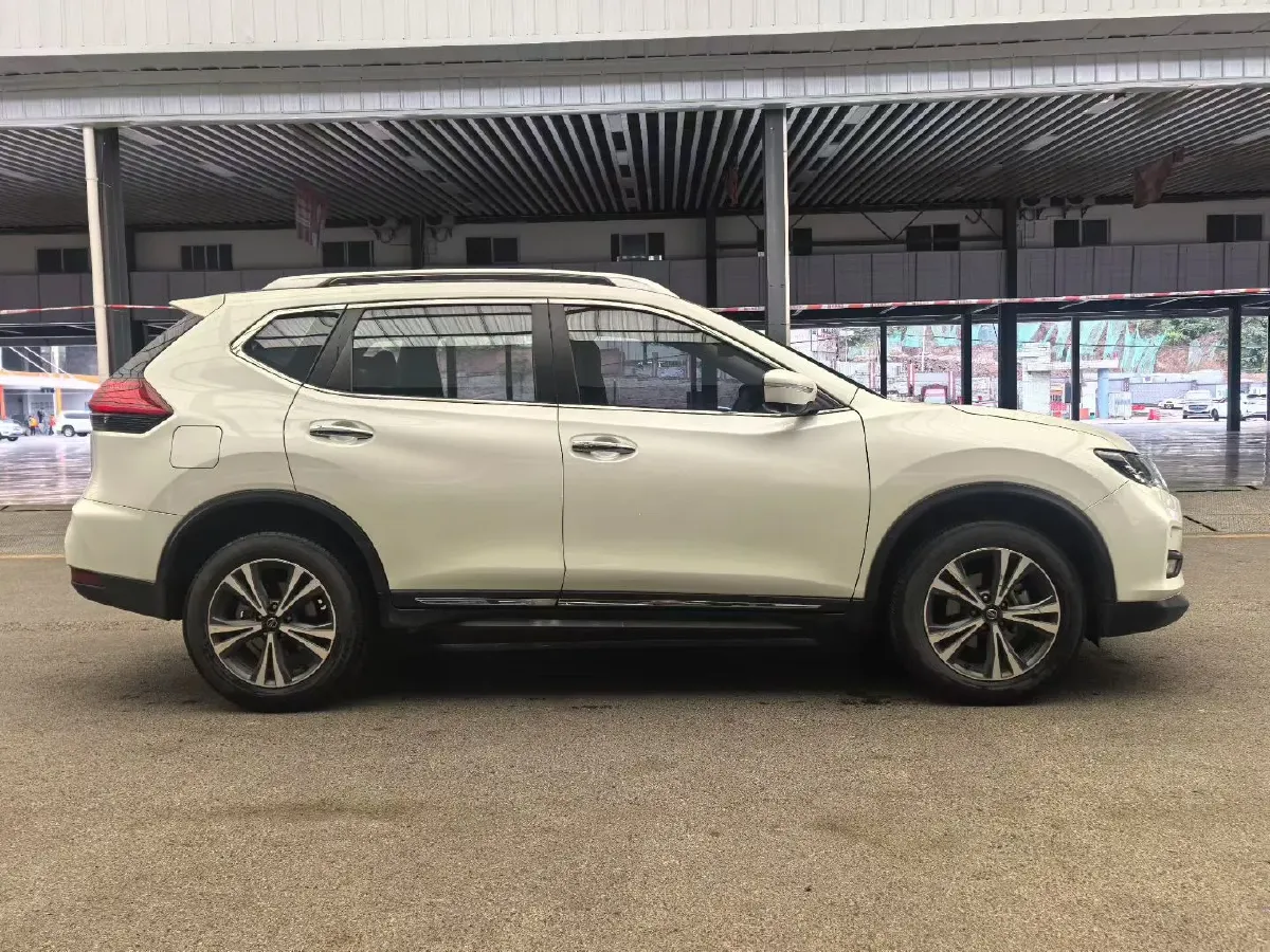 2021 Nissan X-Trail 2.5L 181HP L4 CVT,autocango,china used car exporter,china ev exporter,chinese used car exporter,chinese used ev exporter