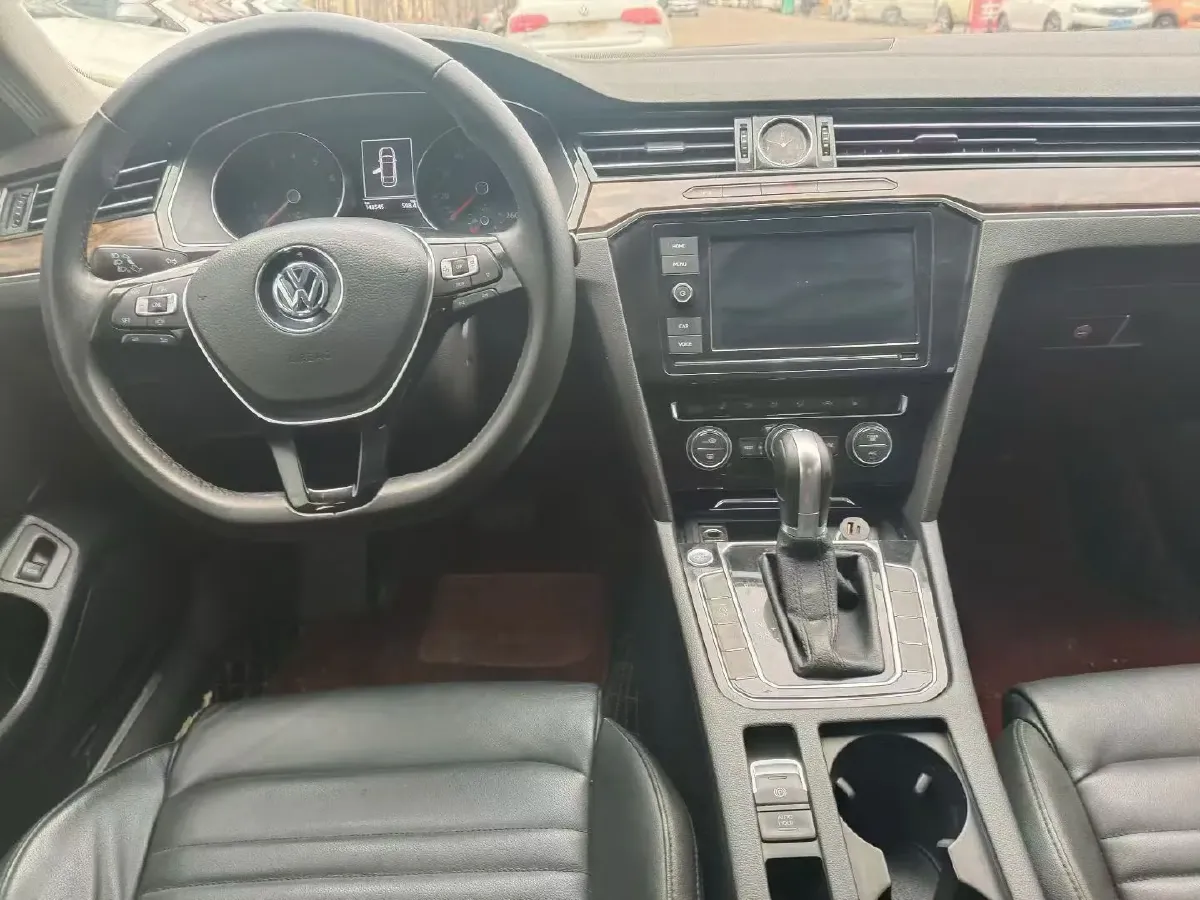 2019 Volkswagen Magotan 2.0T 186HP L4 7DCT,autocango,china used car exporter,china ev exporter,chinese used car exporter,chinese used ev exporter