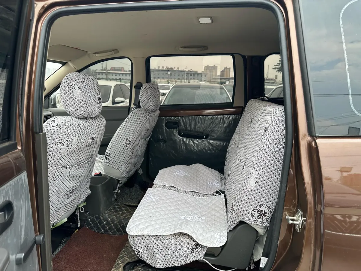 2021 WuLing RongGuang New Truck 1.5L 99HP L4 5MT,autocango,china used car exporter,china ev exporter,chinese used car exporter,chinese used ev exporter