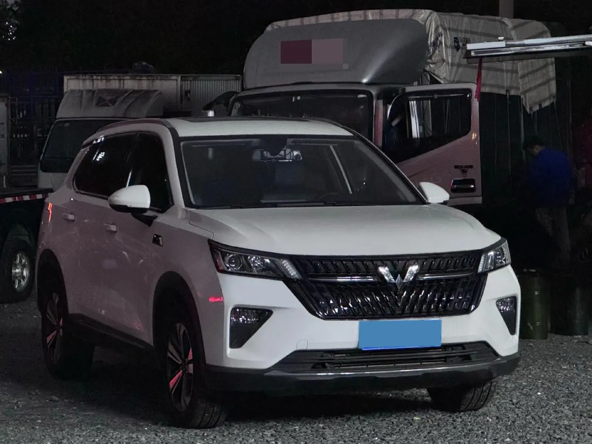 2021 WuLing XingChen 1.5T 147HP L4 6MT,autocango,china used car exporter,china ev exporter,chinese used car exporter,chinese used ev exporter