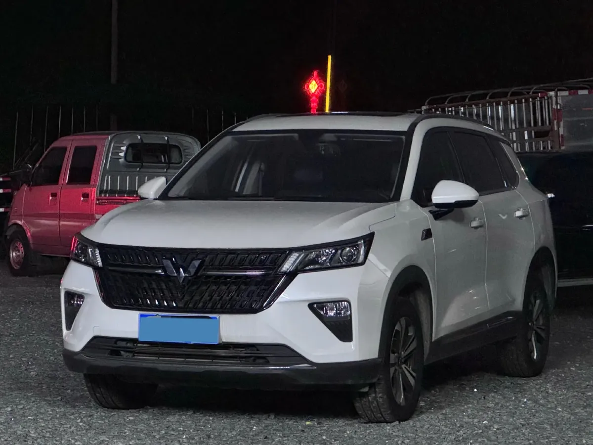 2021 WuLing XingChen 1.5T 147HP L4 6MT,autocango,china used car exporter,china ev exporter,chinese used car exporter,chinese used ev exporter