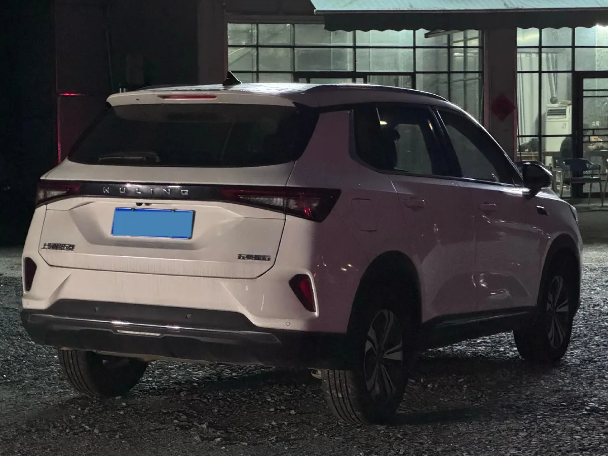 2021 WuLing XingChen 1.5T 147HP L4 6MT,autocango,china used car exporter,china ev exporter,chinese used car exporter,chinese used ev exporter