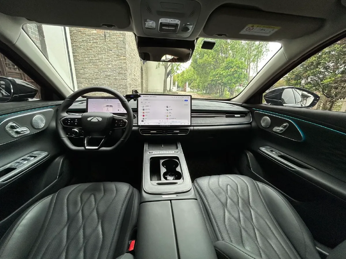 2025 Fulwin FulwinA8L 1.5T 156HP L4 1DHT PHEV 18.67KWH,autocango,china used car exporter,china ev exporter,chinese used car exporter,chinese used ev exporter