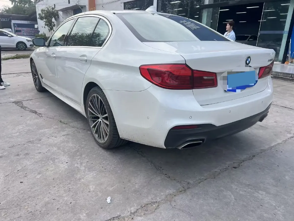 2020 BMW 5 Series 2.0T 252HP L4 8AT,autocango,china used car exporter,china ev exporter,chinese used car exporter,chinese used ev exporter