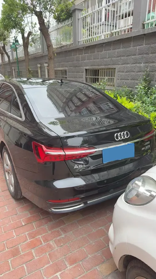 2019 Mercedes-Benz GLC Class 2.0T 245HP L4 9AT,autocango,china used car exporter,china ev exporter,chinese used car exporter,chinese used ev exporter