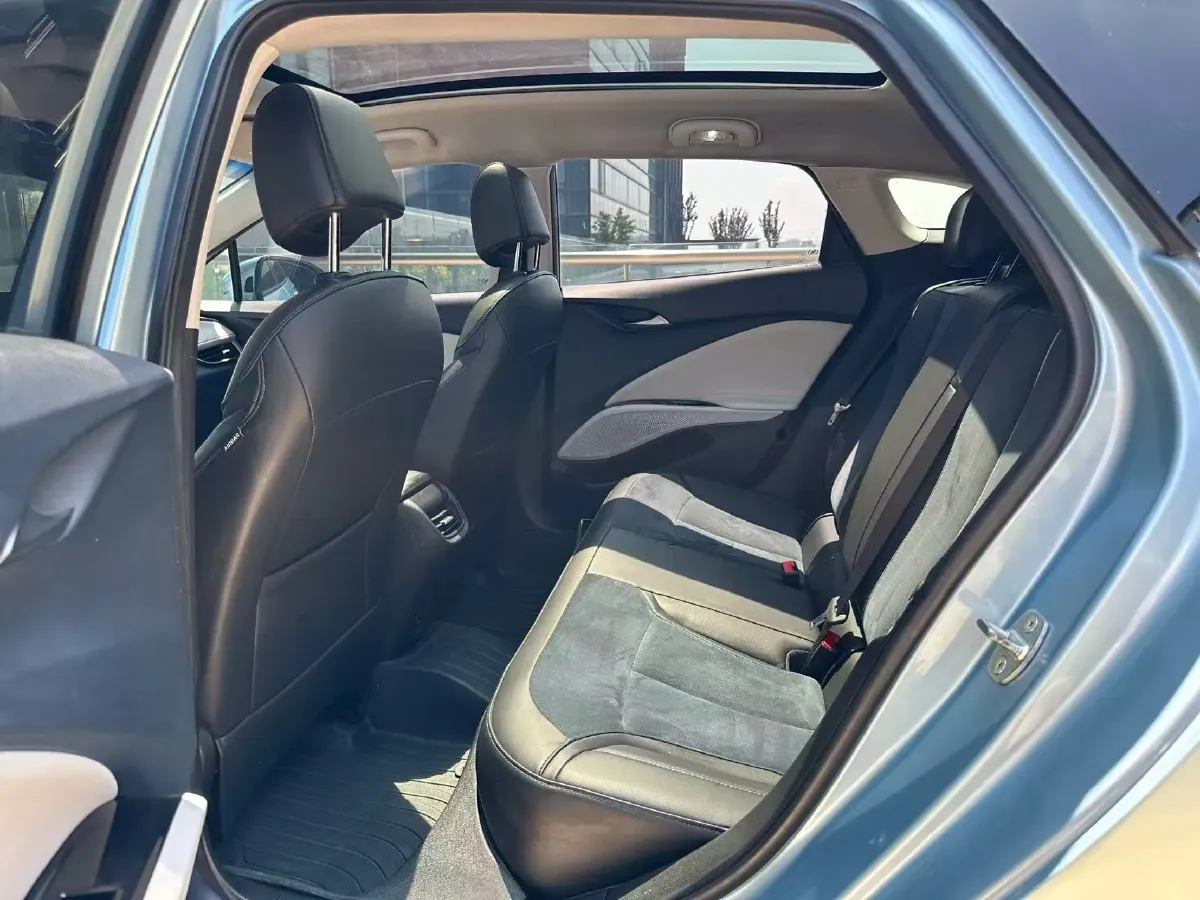 2020 Ford Escape 2.0T 248HP L4 8AT,autocango,china used car exporter,china ev exporter,chinese used car exporter,chinese used ev exporter