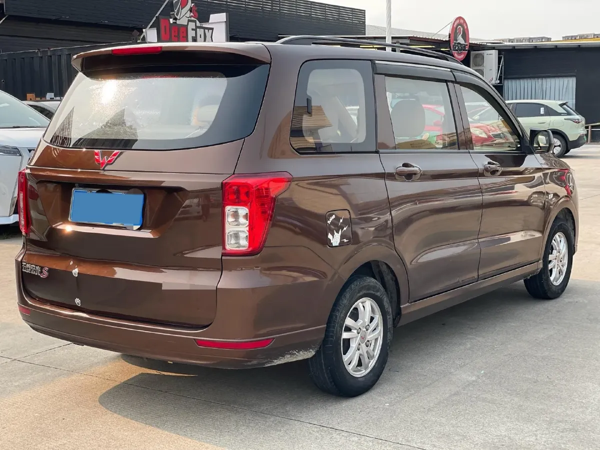 2018 WuLing HongGuang 1.5L 105HP L4 5MT,autocango,china used car exporter,china ev exporter,chinese used car exporter,chinese used ev exporter