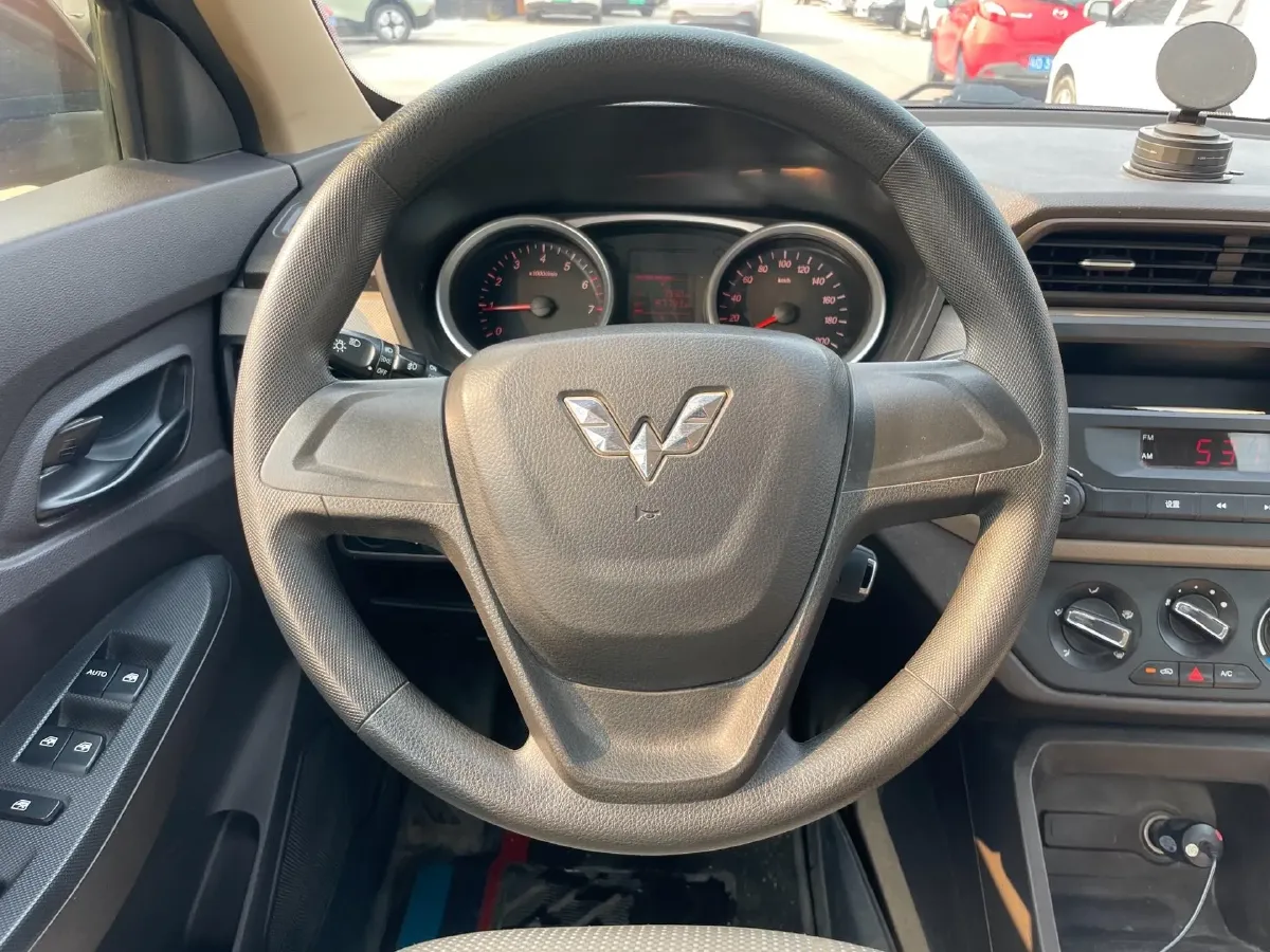 2018 WuLing HongGuang 1.5L 105HP L4 5MT,autocango,china used car exporter,china ev exporter,chinese used car exporter,chinese used ev exporter