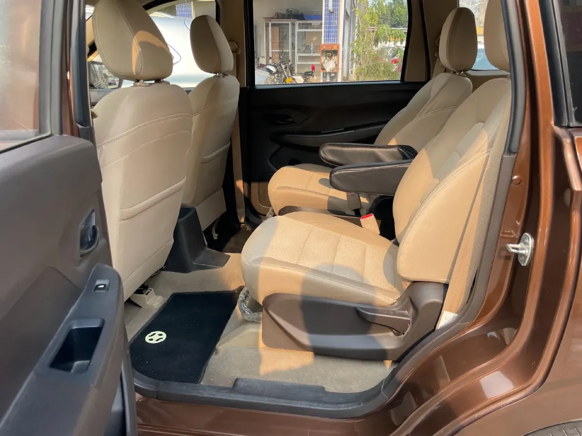 2018 WuLing HongGuang 1.5L 105HP L4 5MT,autocango,china used car exporter,china ev exporter,chinese used car exporter,chinese used ev exporter