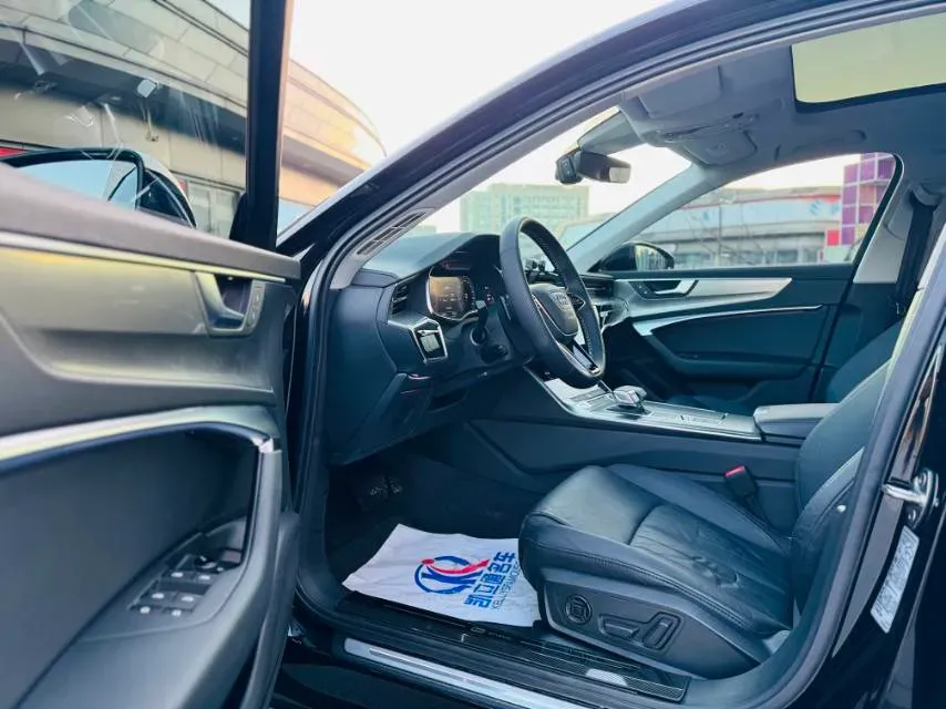 2020 Audi A6L 2.0T 224HP L4 7DCT,autocango,china used car exporter,china ev exporter,chinese used car exporter,chinese used ev exporter