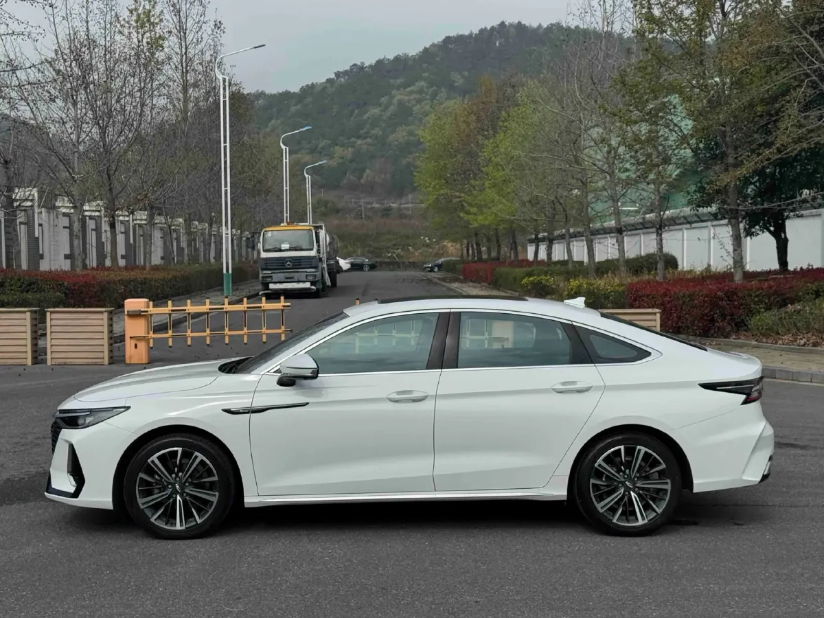 2022 Chery Arrizo 8 1.6T 197HP L4 7DCT,autocango,china used car exporter,china ev exporter,chinese used car exporter,chinese used ev exporter