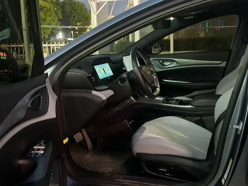 2024 BYD Seal 1.5L 110HP L4 E-CVT PHEV 17.6KWH,autocango,china used car exporter,china ev exporter,chinese used car exporter,chinese used ev exporter