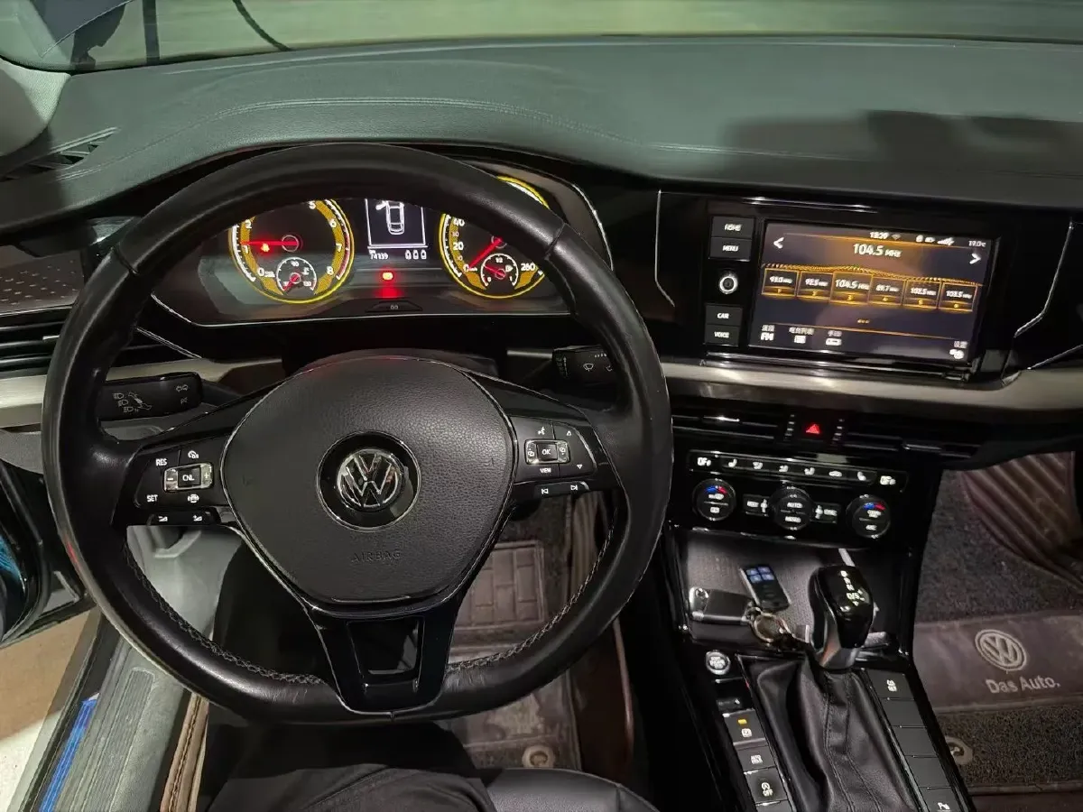 2019 Volvo V40 1.5T 152HP L4 6AT,autocango,china used car exporter,china ev exporter,chinese used car exporter,chinese used ev exporter